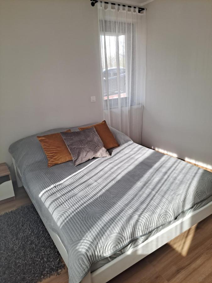 Apartament Sarna Jelenia Gora Bagian luar foto