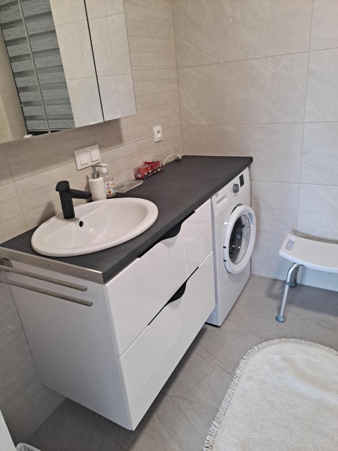 Apartament Sarna Jelenia Gora Bagian luar foto